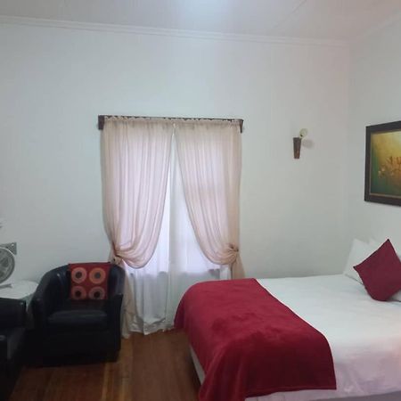 Villelodge Accommodation Lüderitz エクステリア 写真