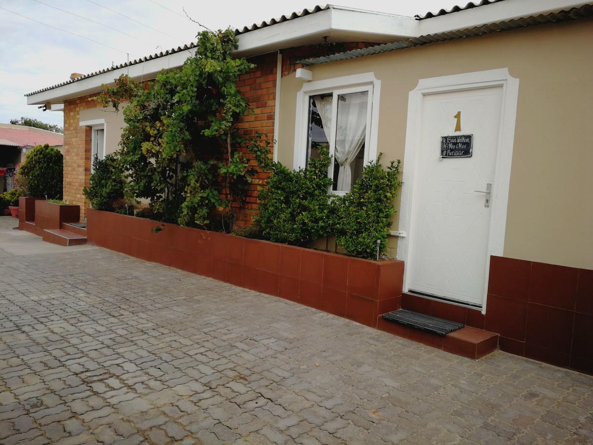 Villelodge Accommodation Lüderitz エクステリア 写真